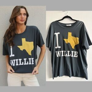 NEW Daydreamer Willie Nelson T-shirt- Medium